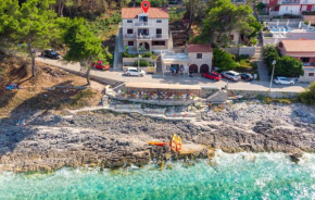 Beachfront Villa Tempera with Seaview